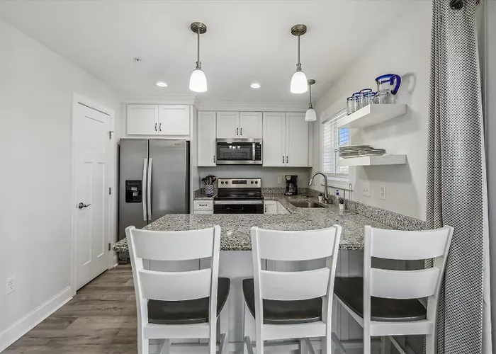 Bayside Bliss 205 *