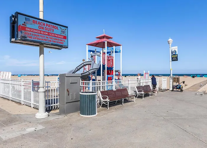 Bayside Bliss 205 *