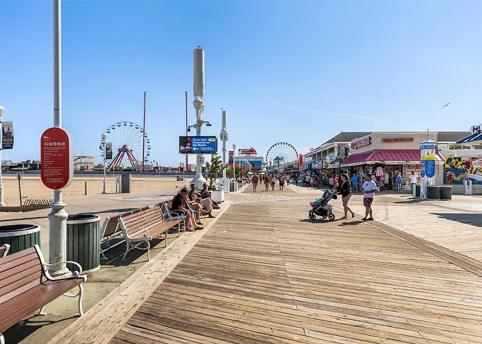 Bayside Bliss 205 *